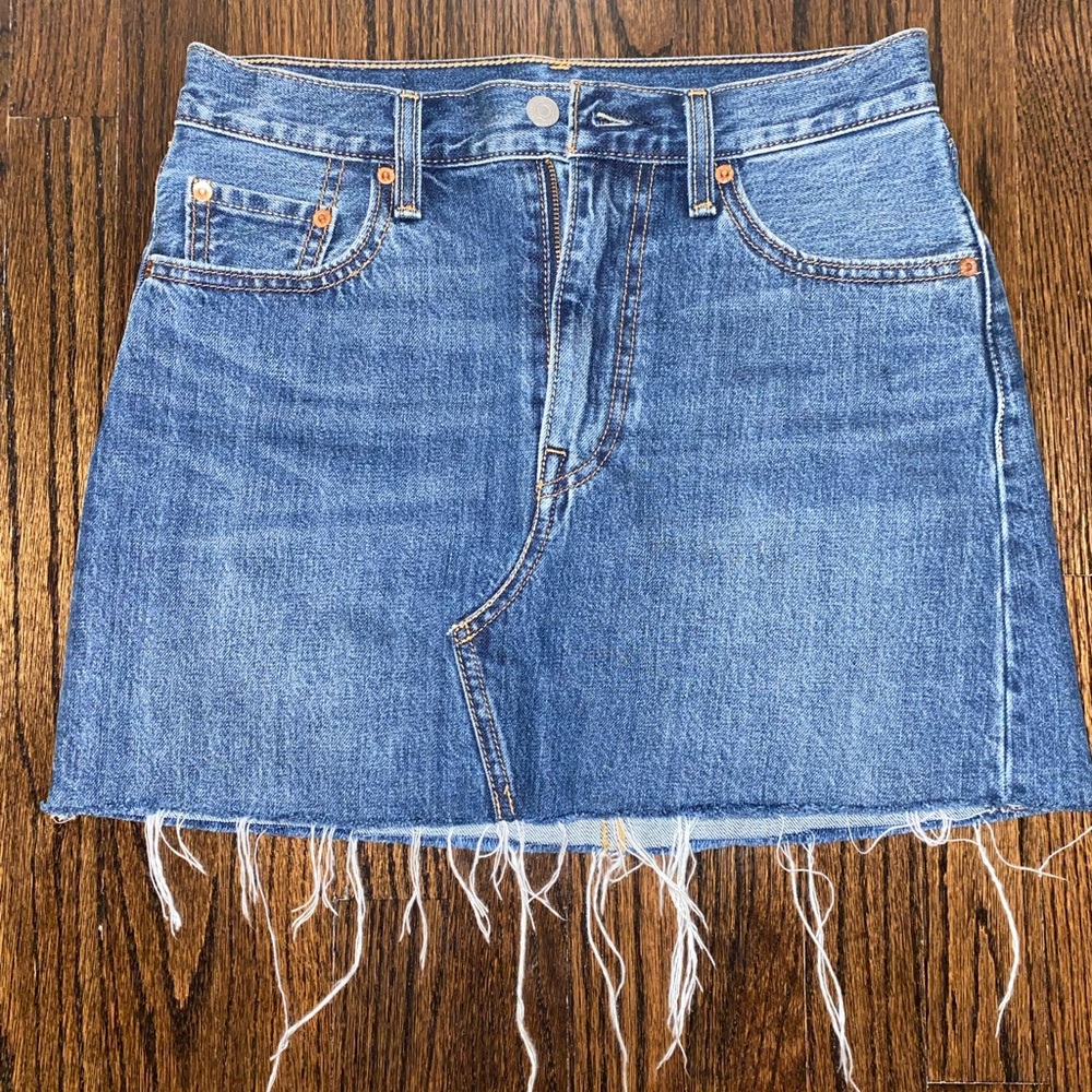 LEVI’s denim skirt